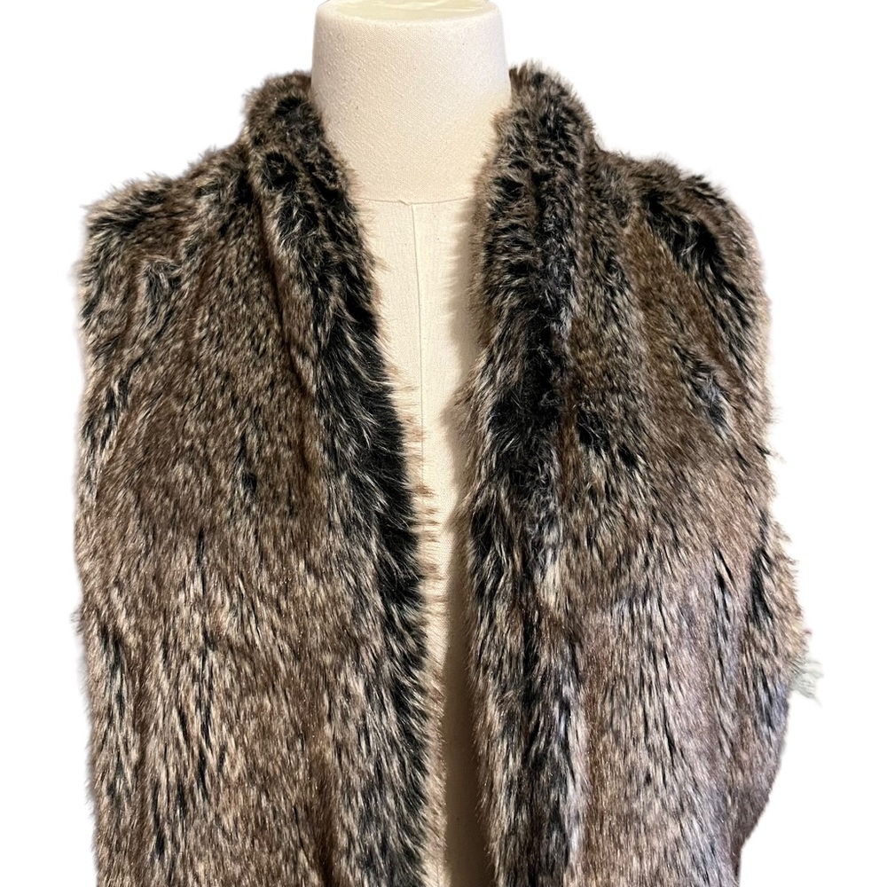 Sebby Sleeveless Faux Fur w/Cable Knit Size Medium
